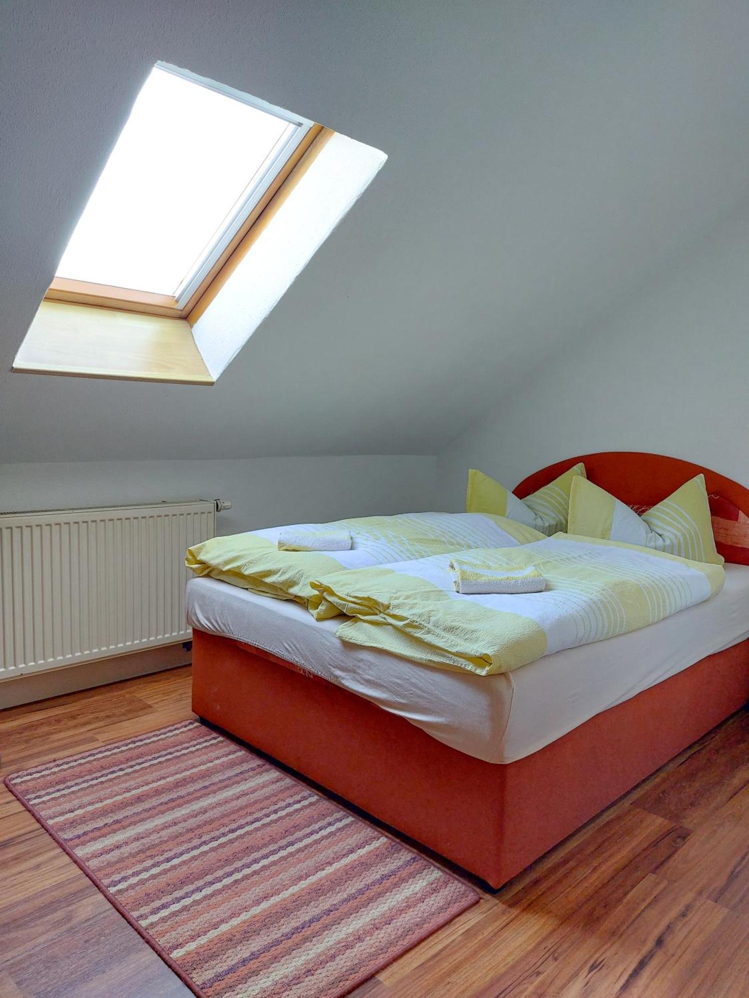 Zur Deutschen Eiche - Fruehstueckspension Und Ferienwohnungen Grossschoenau Room photo